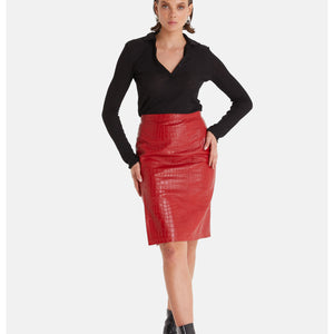 24 Leather Skirt Outfits That Are Both Professional and Classy