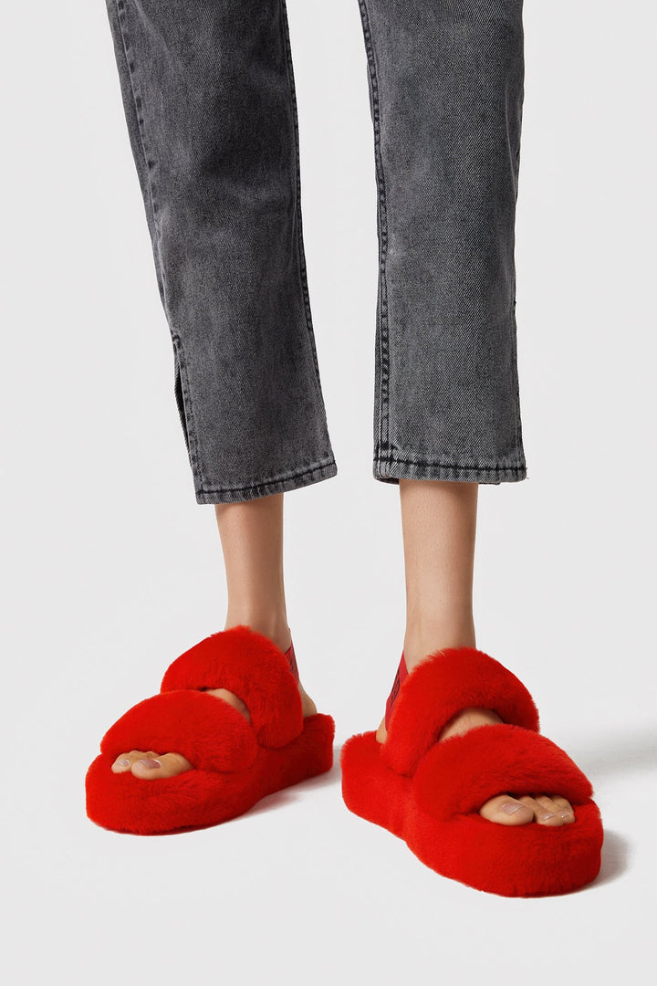 Red shearling double-stripe slides