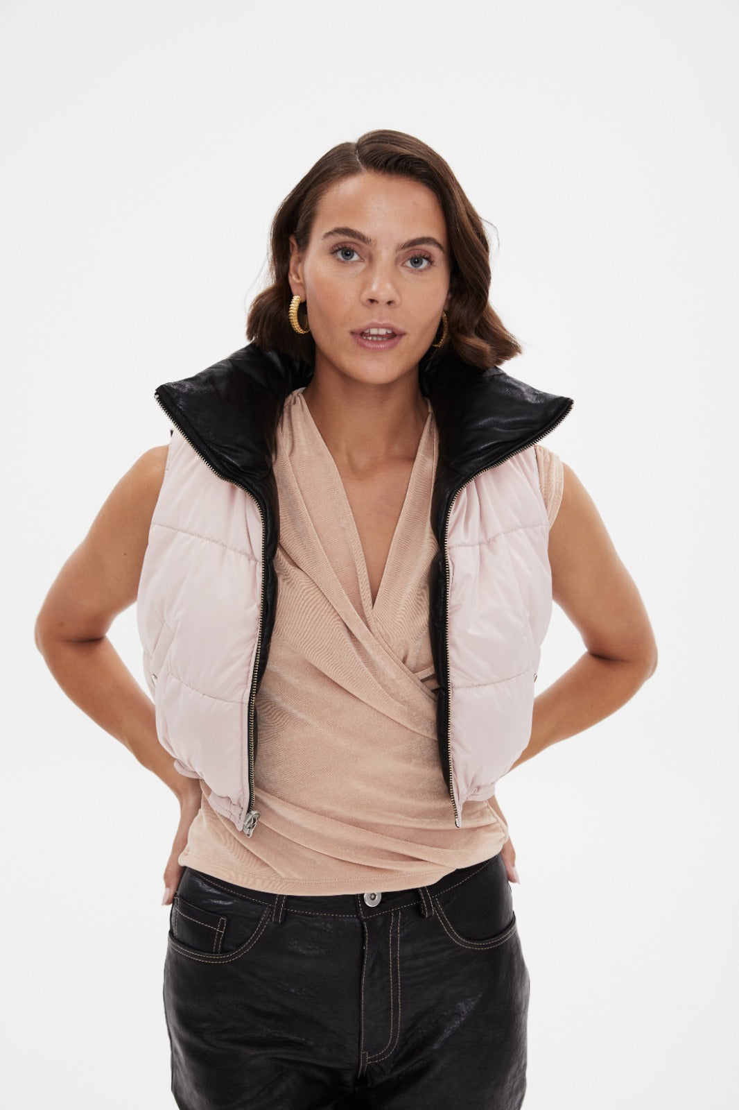 Two-tone cropped leather puffer vest