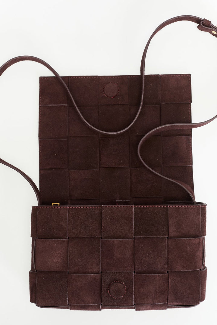 Red-brown woven suede crossbody handbag