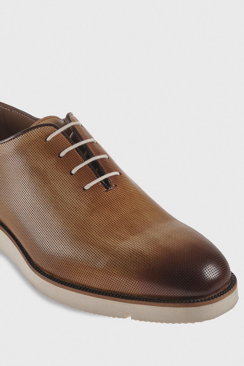 Antique tan genuine leather men's shoe