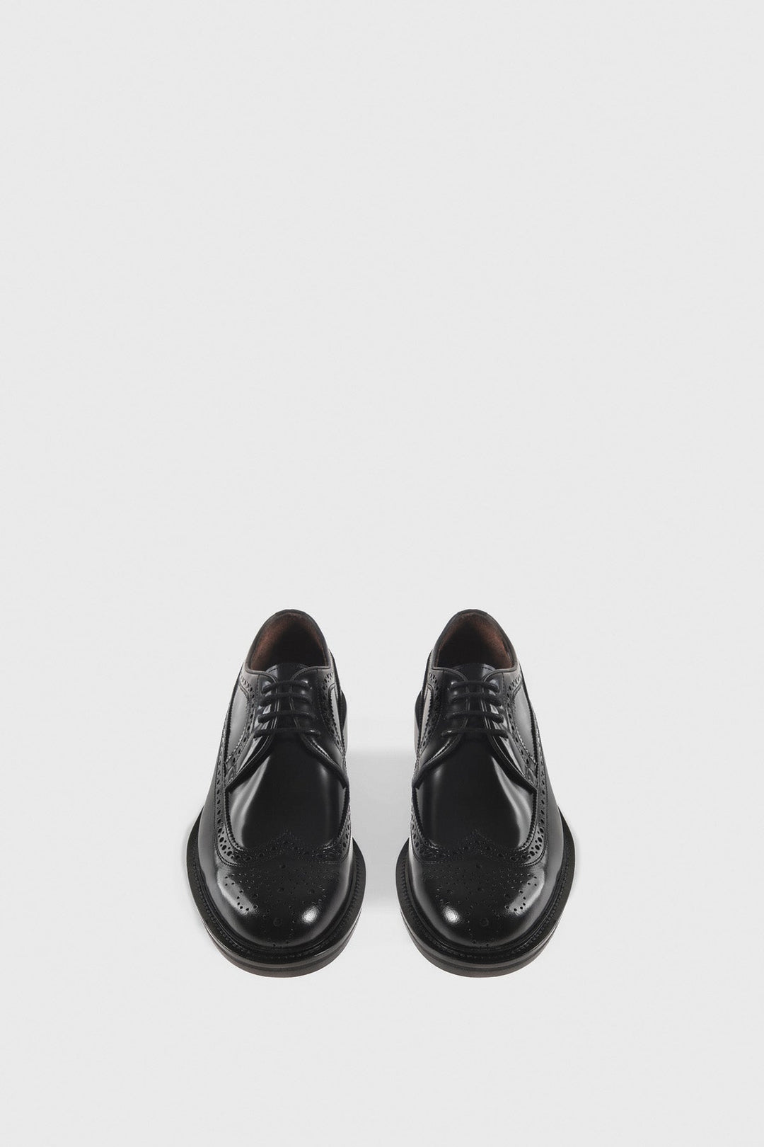 Black leather men's brogue shoes