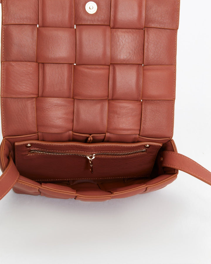 Cognac woven leather handbag - open